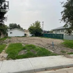 5827 60 Street, Red Deer, Alberta T4N 2P7