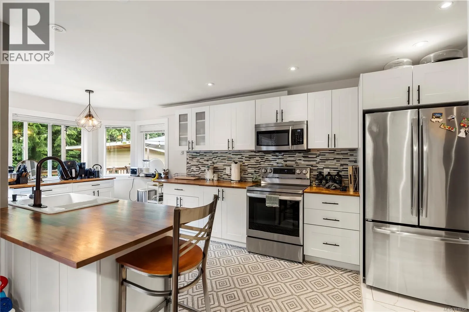 House for rent: 5839 Blythwood Rd, Sooke, British Columbia V9Z 0G3