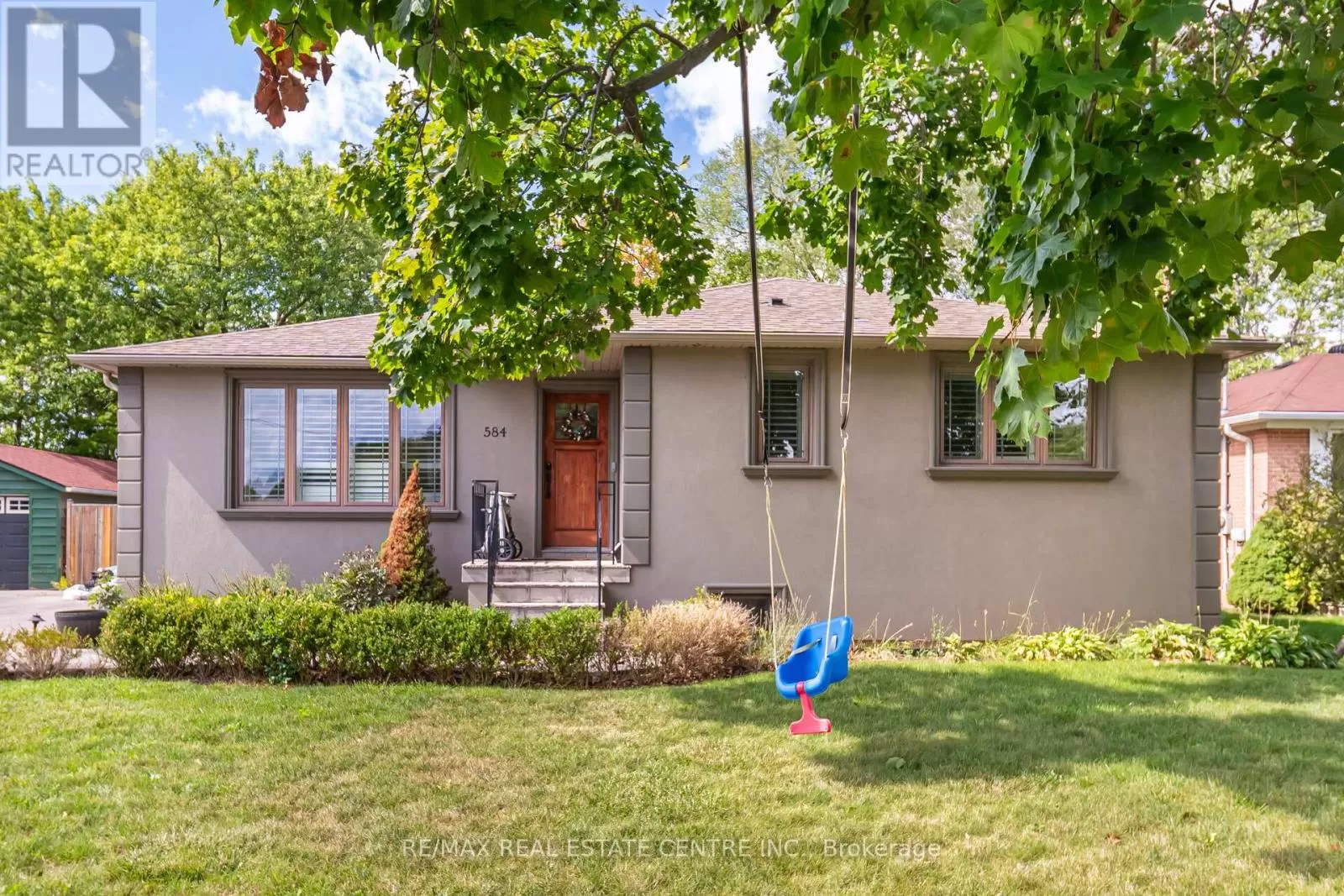 House for rent: 584 Trudale Court, Oakville, Ontario L6L 4H1