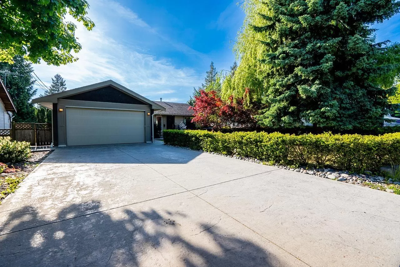 House for rent: 5845 182 Street, Surrey, British Columbia V3S 4T4