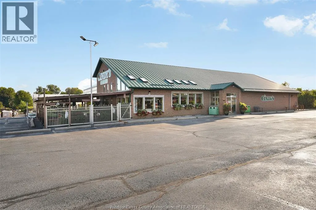 585 Seacliff Drive, Kingsville, Ontario N9Y 2K6