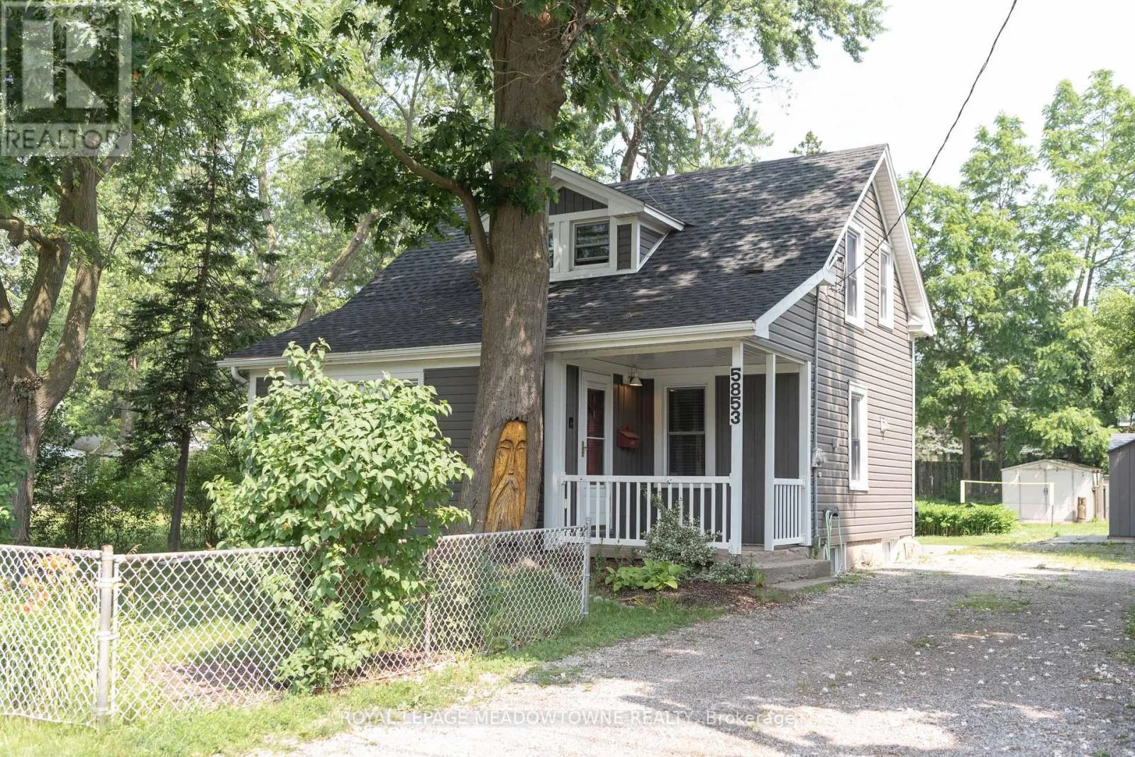 House for rent: 5853 Mcleod Road, Niagara Falls, Ontario L2G 3E5