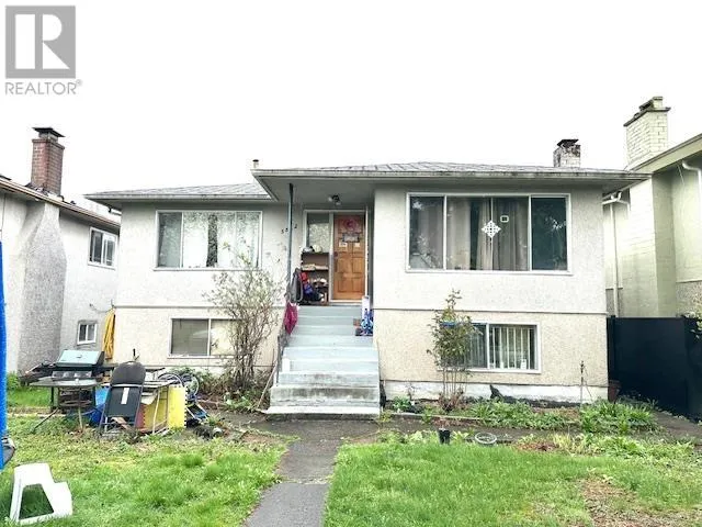 House for rent: 5862 Culloden Street, Vancouver, British Columbia V5W 3S2