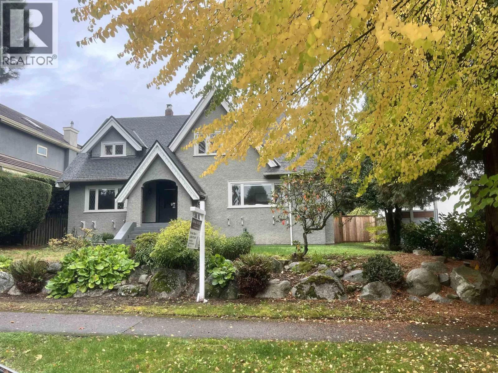 House for rent: 5870 Cartier Street, Vancouver, British Columbia V6M 3A7