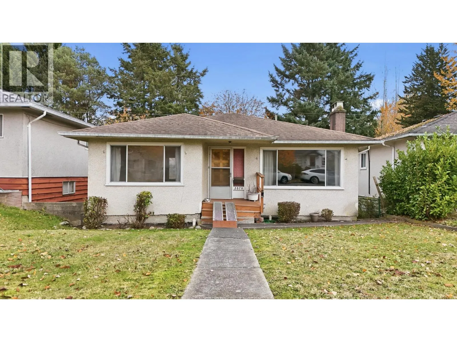 House for rent: 5878 Argyle Street, Vancouver, British Columbia V5P 3J7