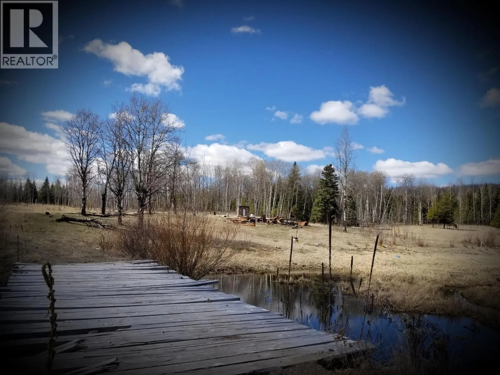 House for rent: 5885 Tranquille Criss Creek Road, Kamloops, British Columbia V2B 8B6