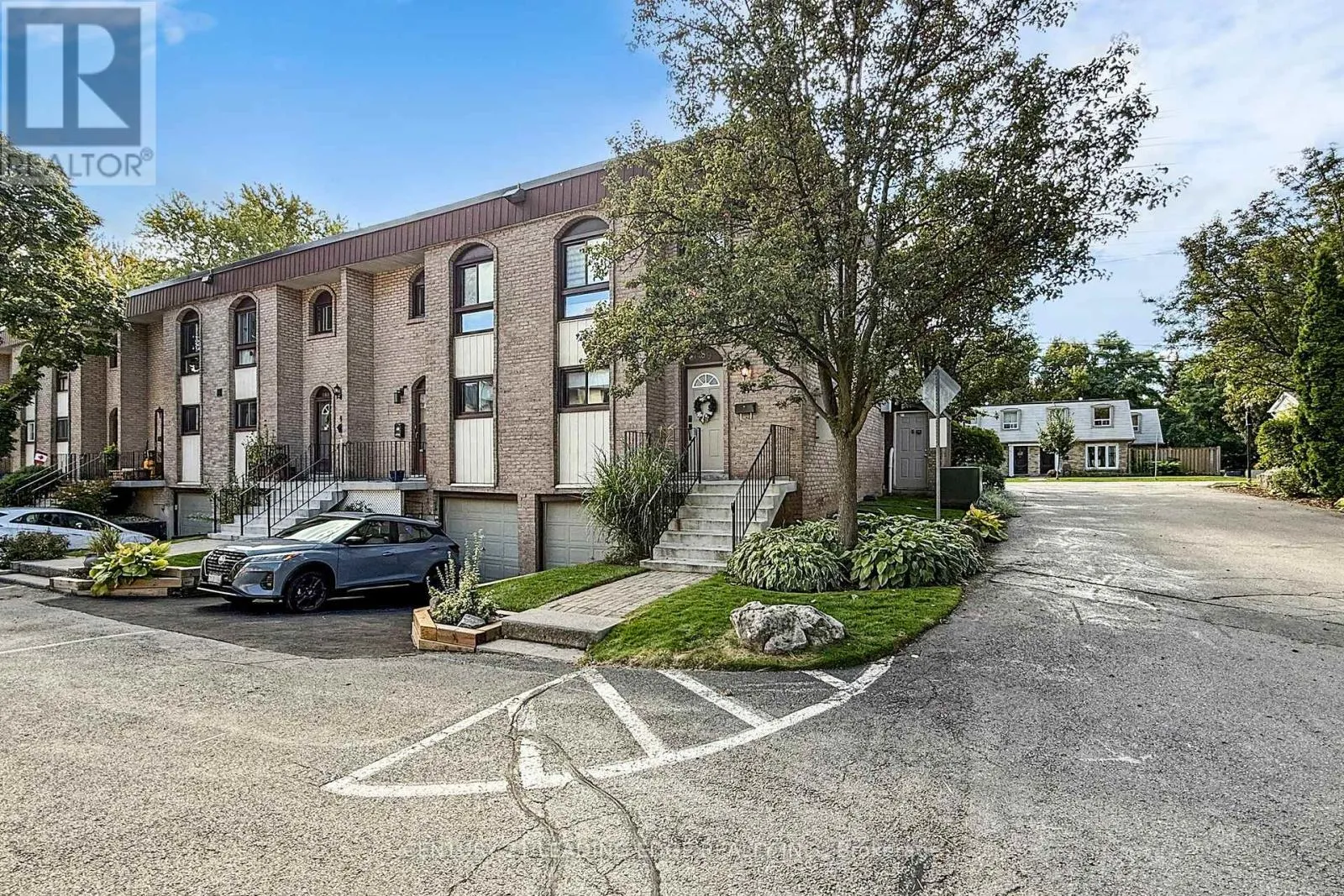 Row / Townhouse for rent: 589 Francis Road E, Burlington, Ontario L7T 3X6