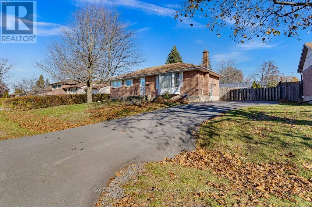 House for rent: 59 Oxford Crescent, Loyalist, Ontario K7N 1R1