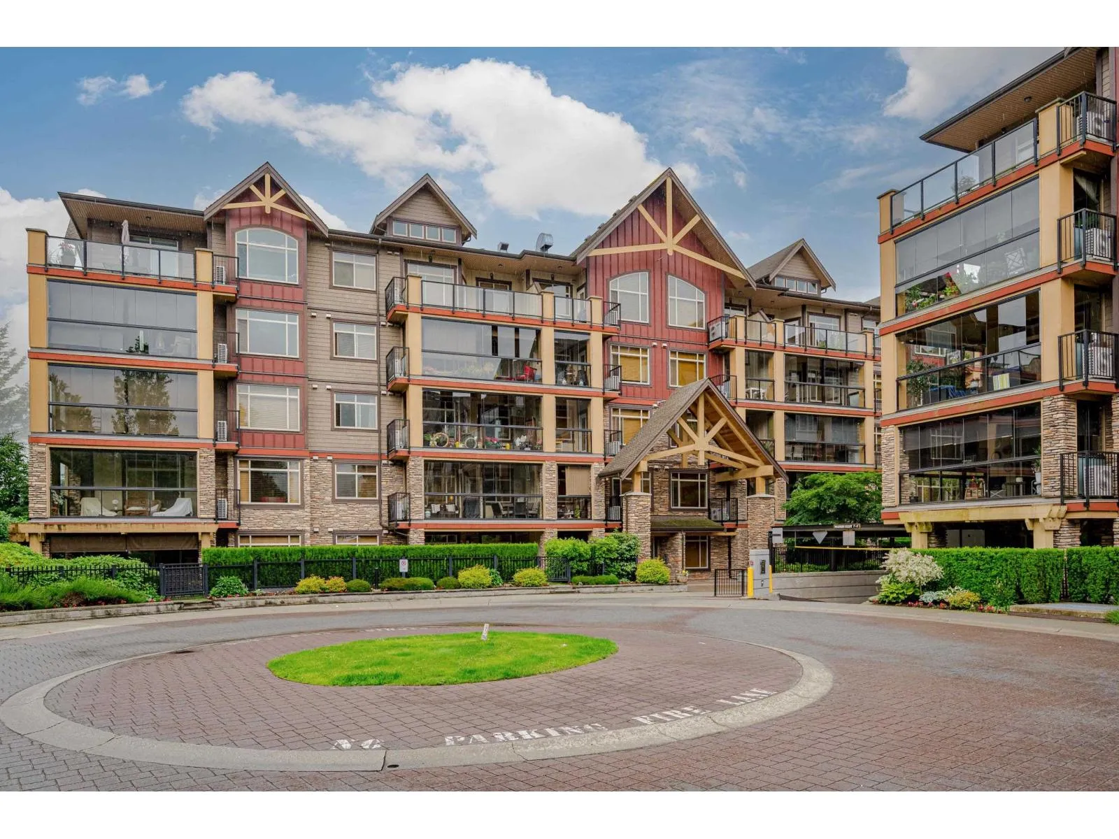 Apartment for rent: 592 8288 207a Street, Langley, British Columbia V2Y 0L2