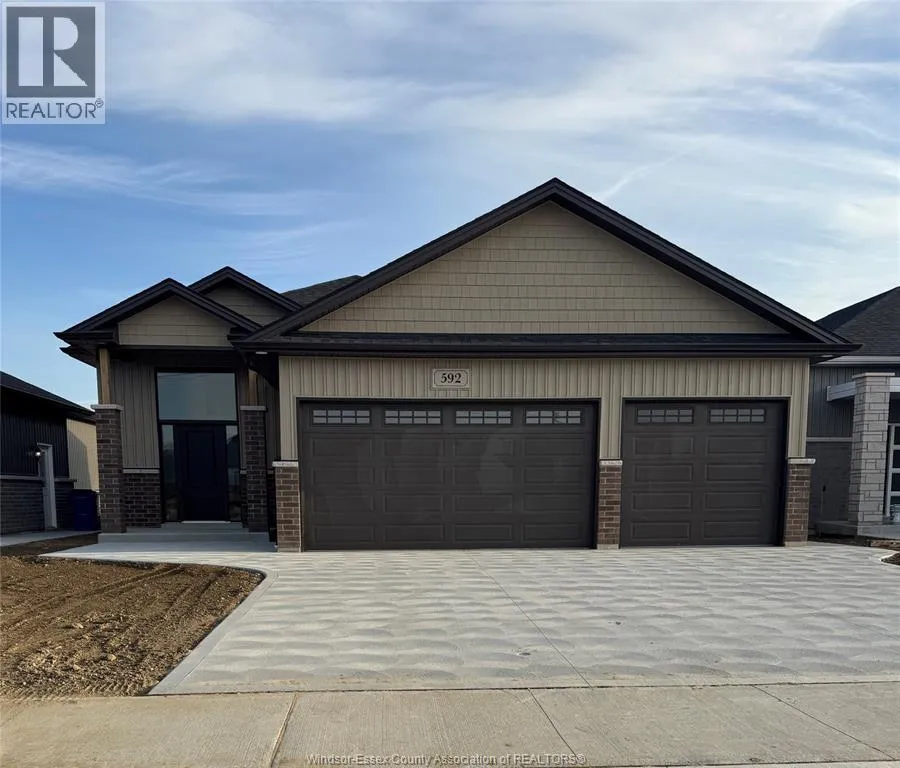 House for rent: 592 Indian Creek, Chatham, Ontario N7M 5J5