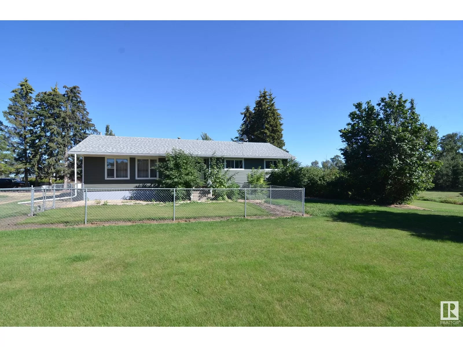 House for rent: 59225 Rge Rd 31, Rural Barrhead County, Alberta T7N 1N3