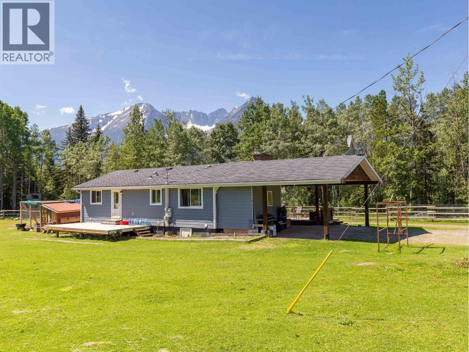 House for rent: 5933 Raceway Road, Smithers, British Columbia V0J 2N1