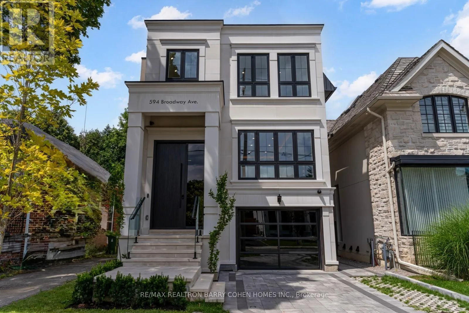 House for rent: 594 Broadway Avenue, Toronto, Ontario M4G 2S5