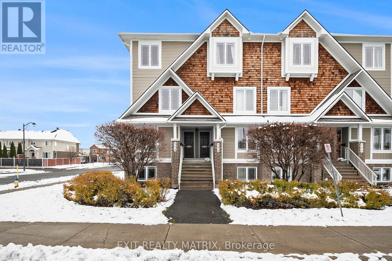 Row / Townhouse for rent: 594 Lakeridge Drive, Ottawa, Ontario K4A 0H4