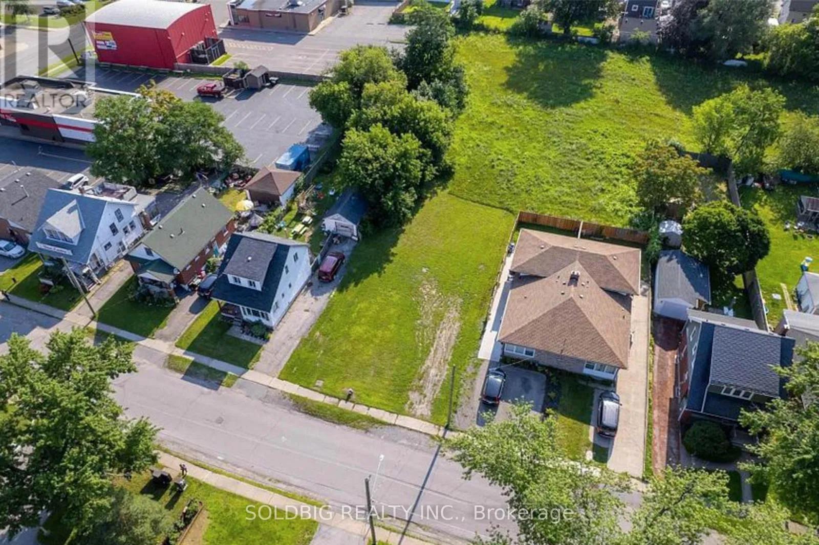 5940 Carlton Avenue, Niagara Falls, Ontario L2G 5J5