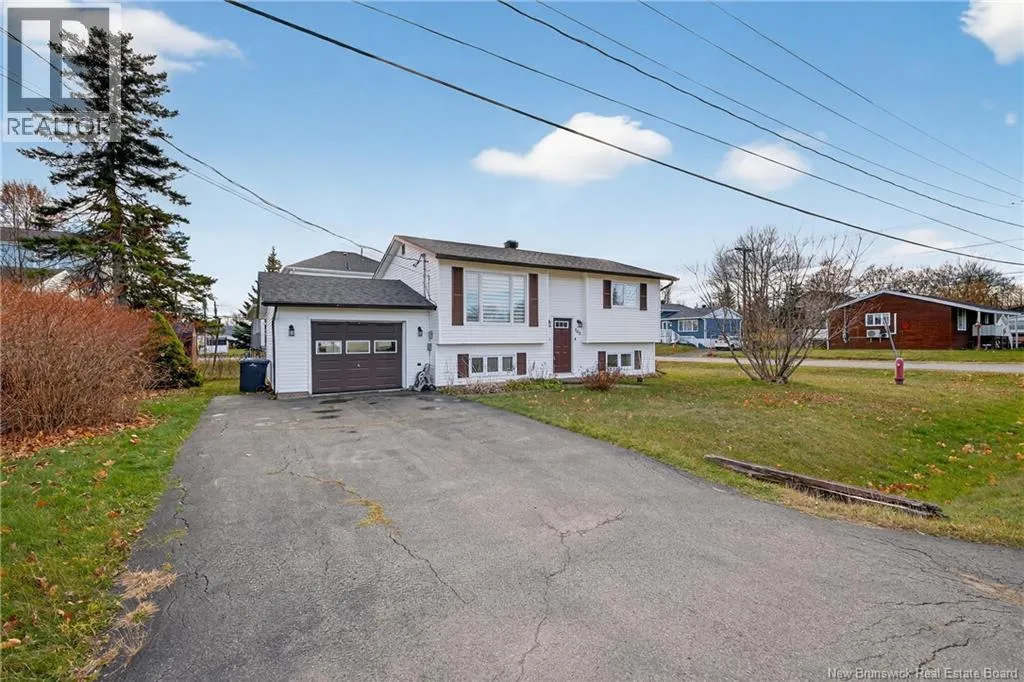 595 St Simon, Bathurst, New Brunswick E2A 3L7