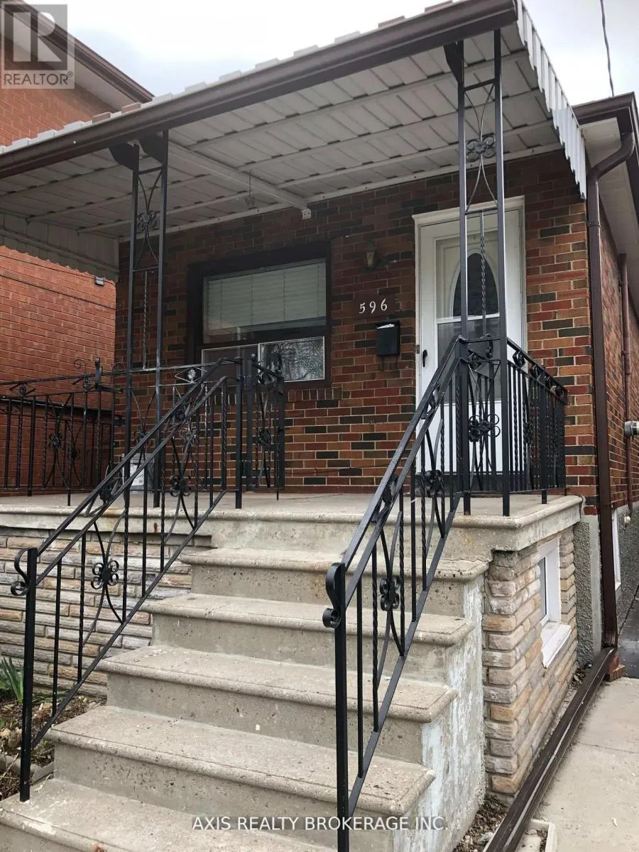 House for rent: 596 Glenholme Avenue, Toronto, Ontario M6E 3G4