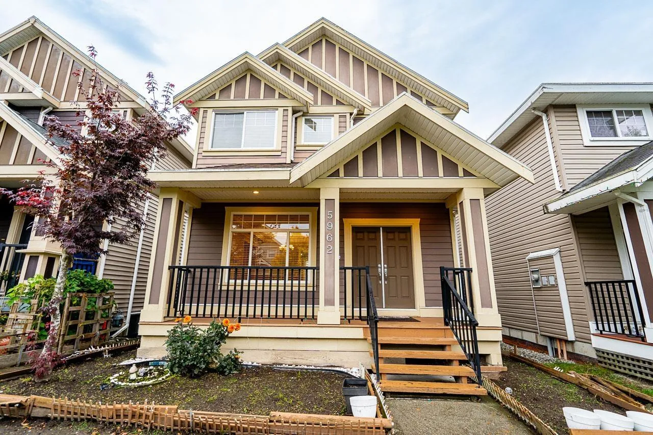 House for rent: 5962 129 Street, Surrey, British Columbia V3X 0C7