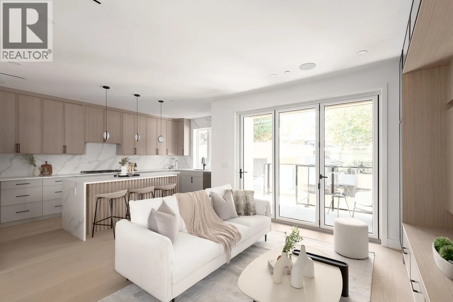 House for rent: 5965 Granville Street, Vancouver, British Columbia V6M 3C9