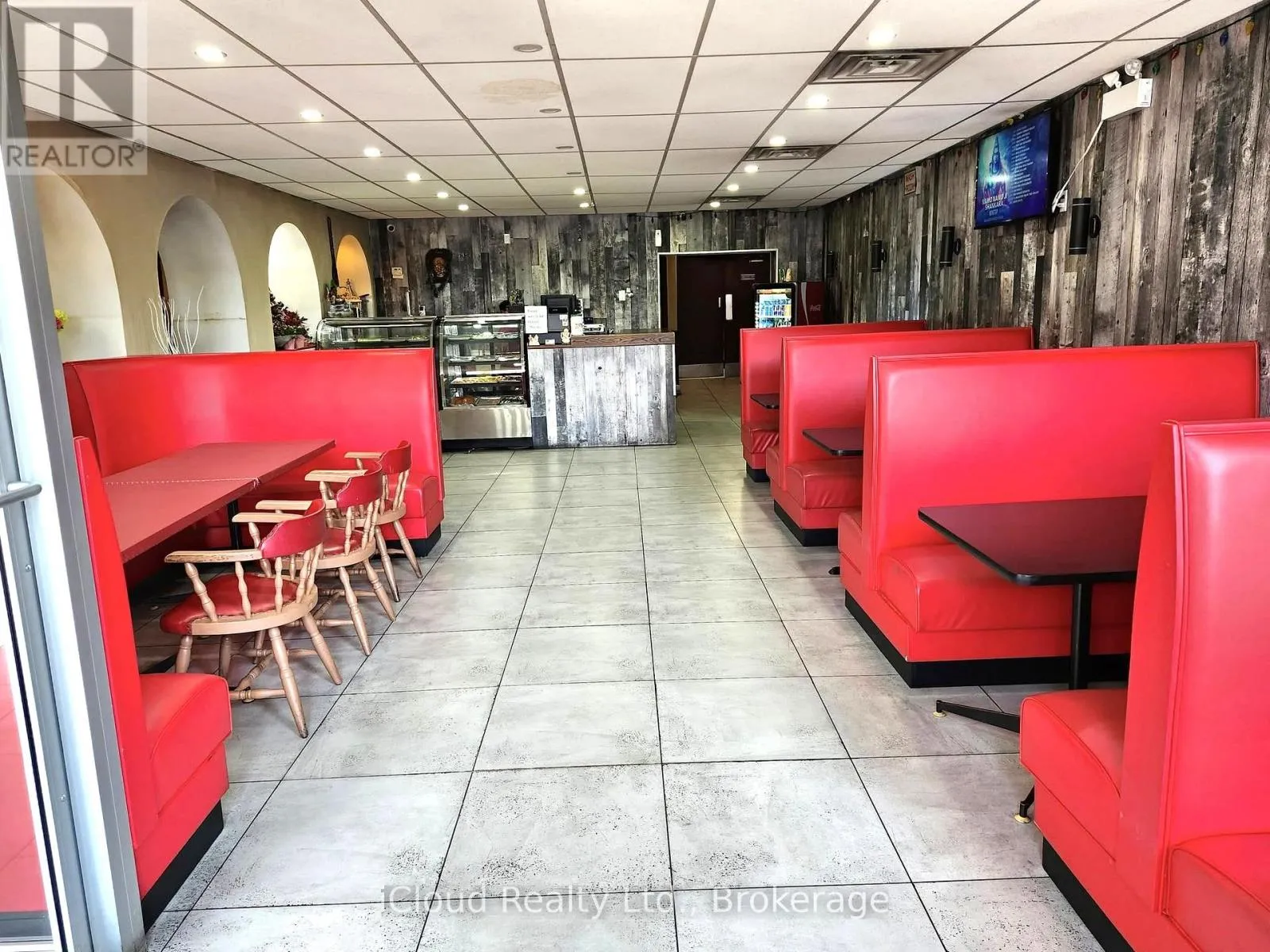 5991 Lundy's Lane, Niagara Falls, Ontario L2G 1T2