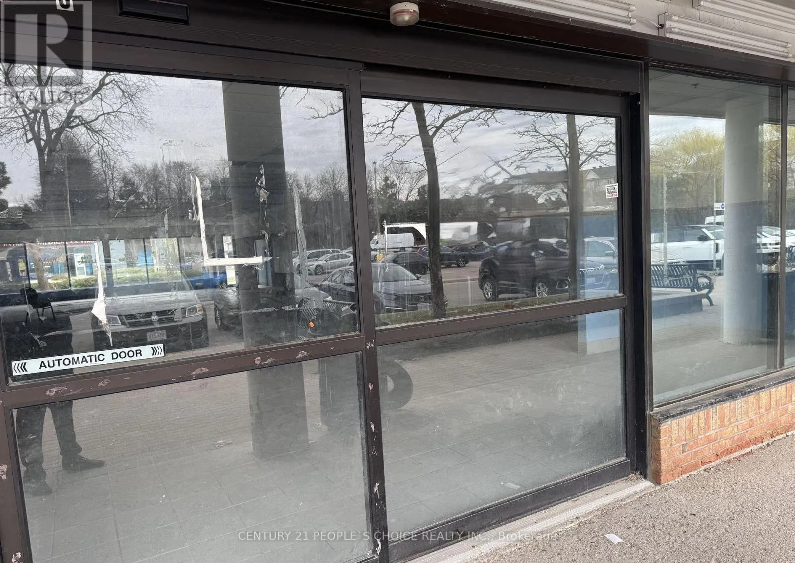 5a & 5b - 255 Dundas Street W, Mississauga, Ontario L5B 3B4