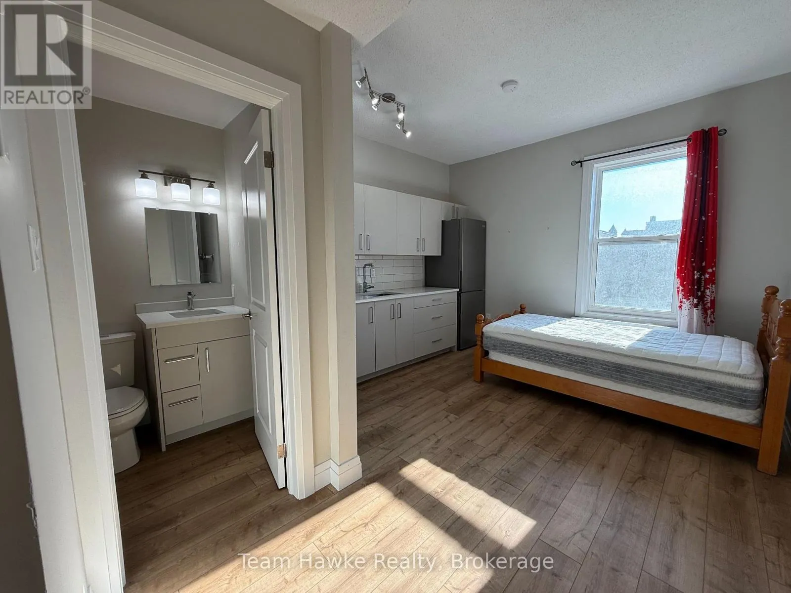 Other for rent: 5b - 521 Bay Street, Midland, Ontario L4R 1L2