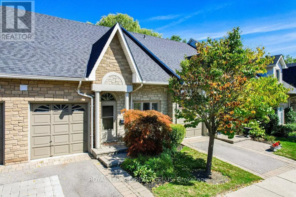 Row / Townhouse for rent: 6 - 1010 Cristina Court, Mississauga, Ontario L5J 4T7