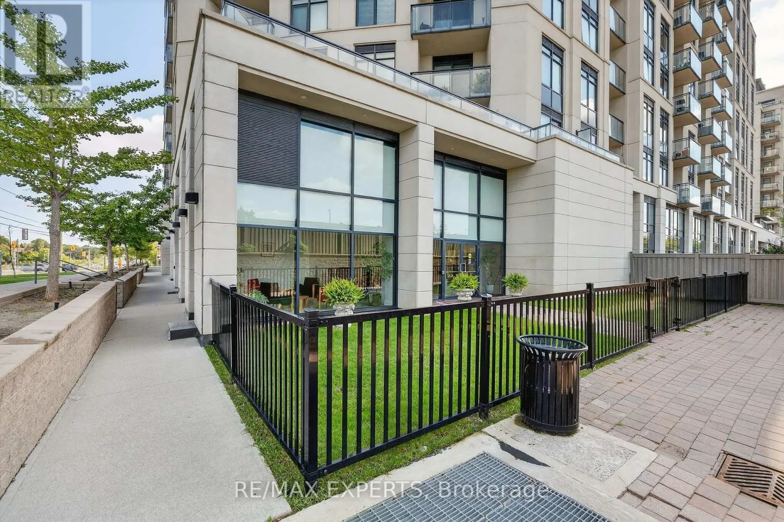 6 - 12 Woodstream Boulevard, Vaughan, Ontario L4L 8C3