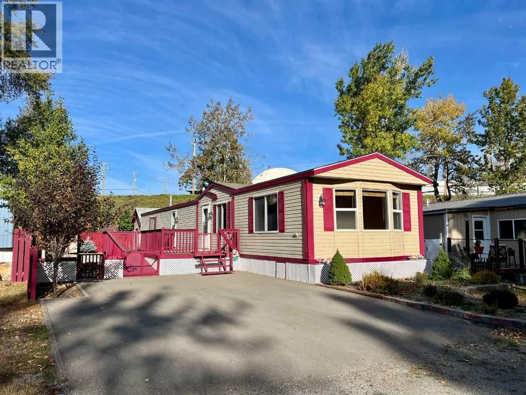 Mobile Home for rent: 6, 1229 Waterton Avenue, Pincher Creek, Alberta T0K 1W0