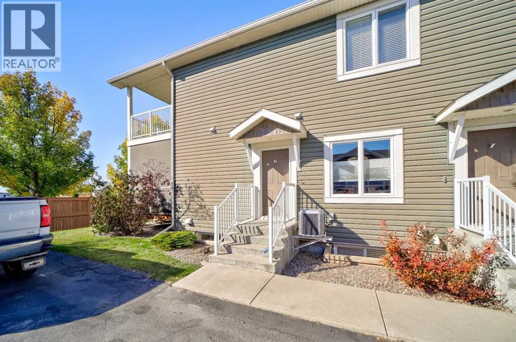 Row / Townhouse for rent: #6, 205 Lettice Perry Road N, Lethbridge, Alberta T1H 6Z3