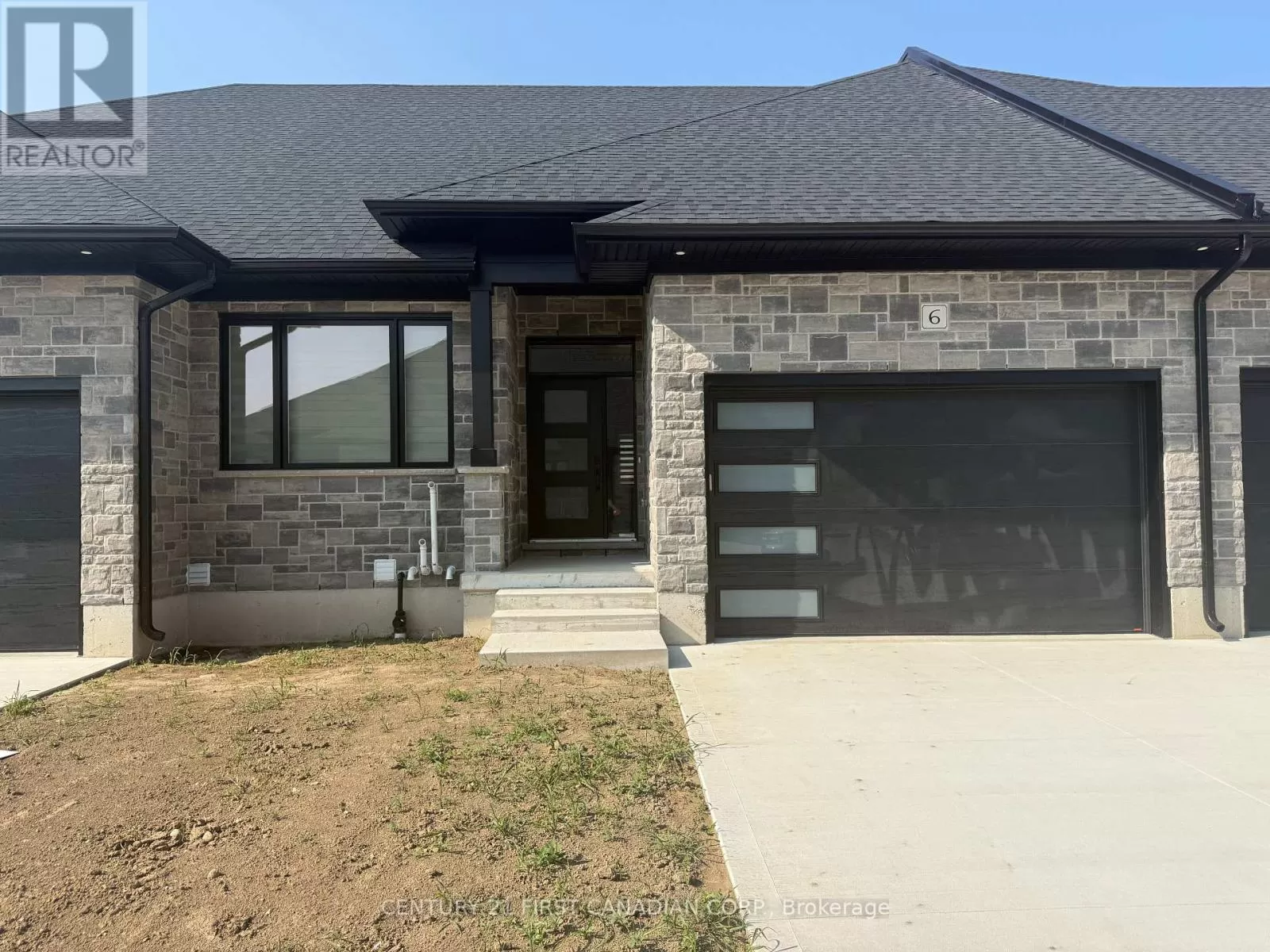 Row / Townhouse for rent: 6 - 32 Postma Crescent, North Middlesex, Ontario N0M 1A0