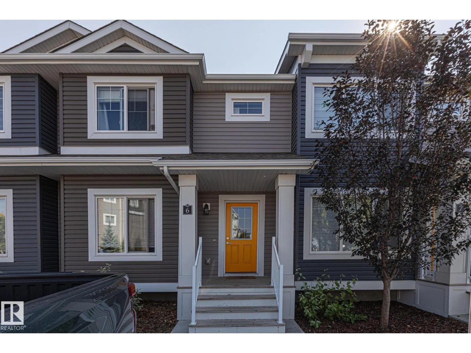 Row / Townhouse for rent: #6 330 Bulyea Rd Nw, Edmonton, Alberta T6R 0W8