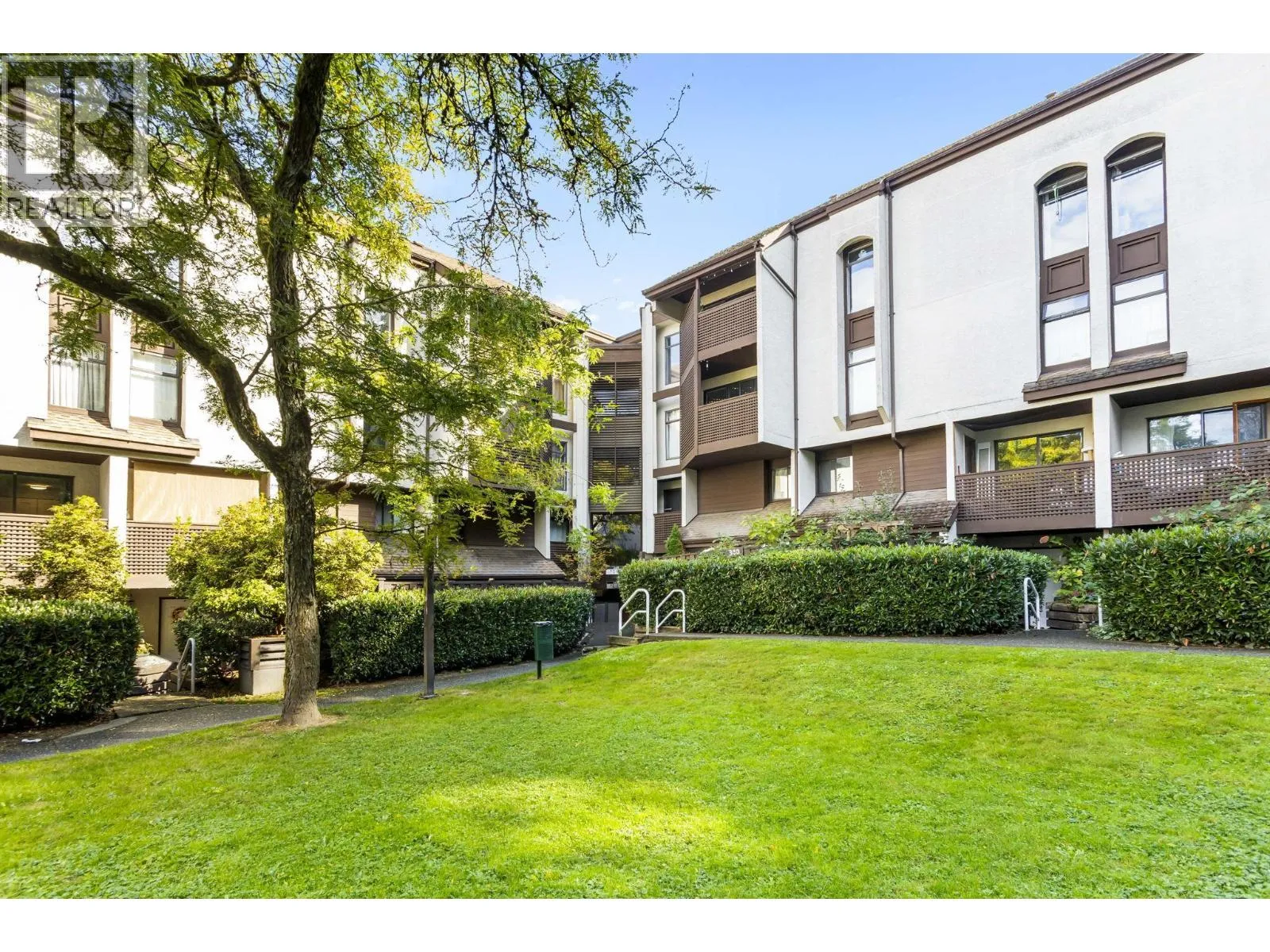 Row / Townhouse for rent: 6 340 Ginger Drive, New Westminster, British Columbia V3L 5L7