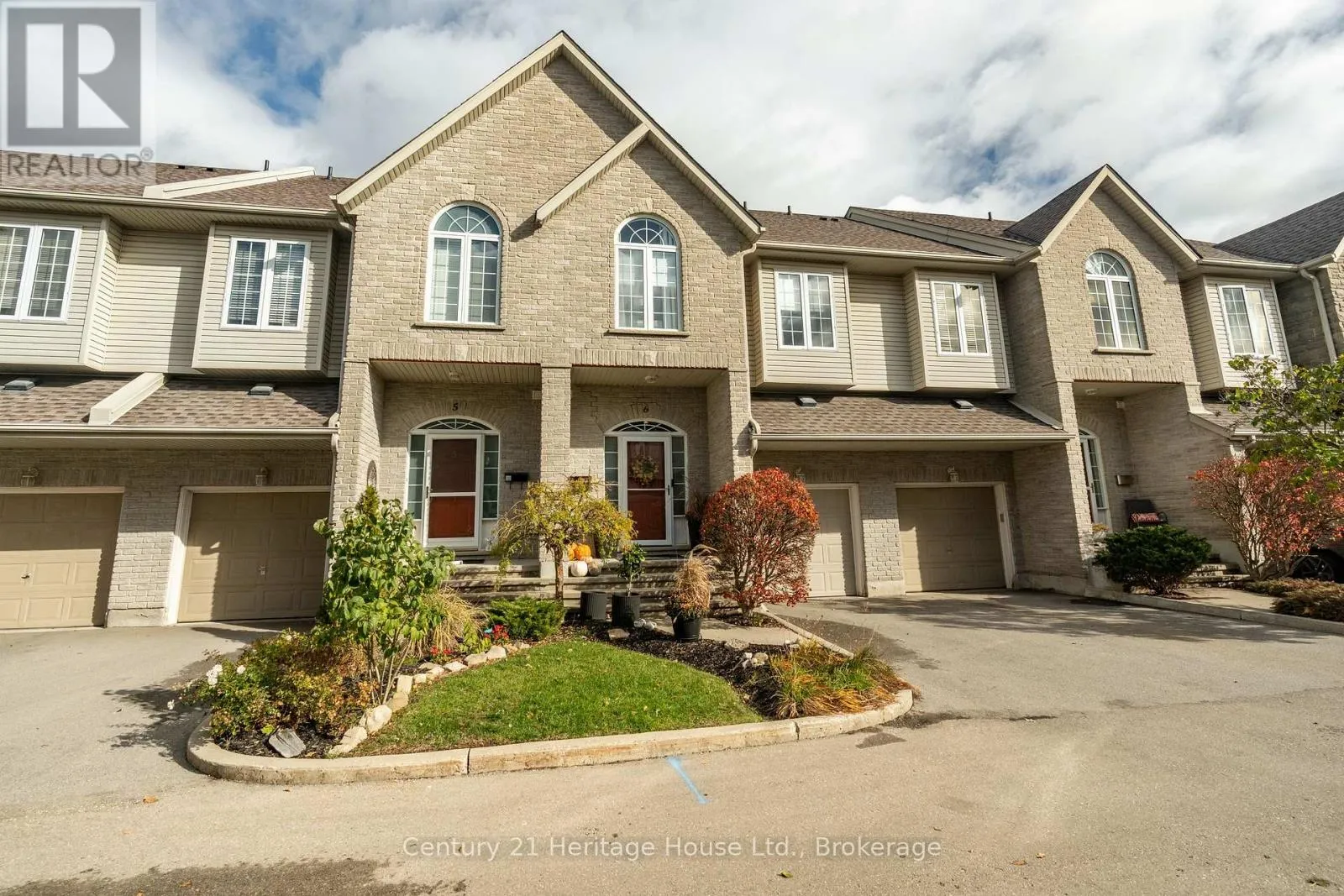 Row / Townhouse for rent: 6 - 460 Woolwich Street, Waterloo, Ontario N2K 4G8