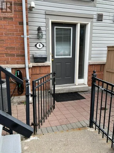 Row / Townhouse for rent: 6 - 4620 Guildwood Way, Mississauga, Ontario L5R 4H5