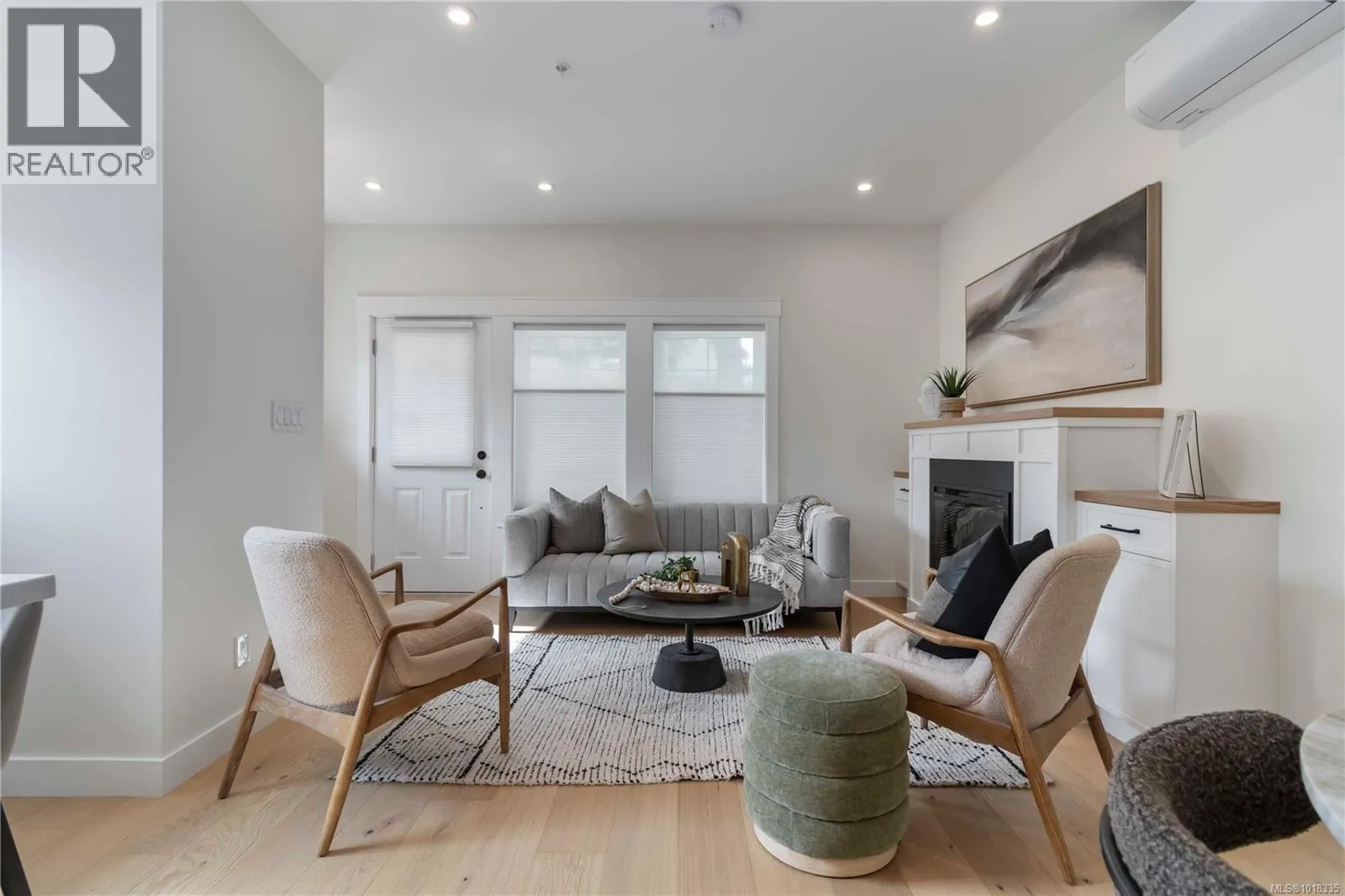 Row / Townhouse for rent: 6 633 Belton Ave, Victoria, British Columbia V9A 2Z5