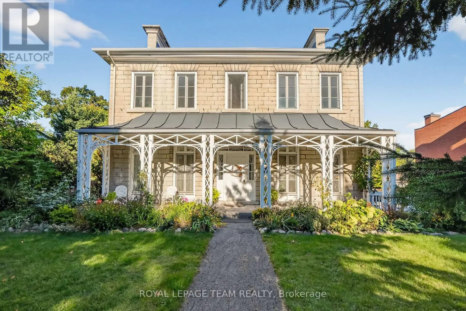 Apartment for rent: 6 - 635 Richmond Road, Ottawa, Ontario K2A 0G6