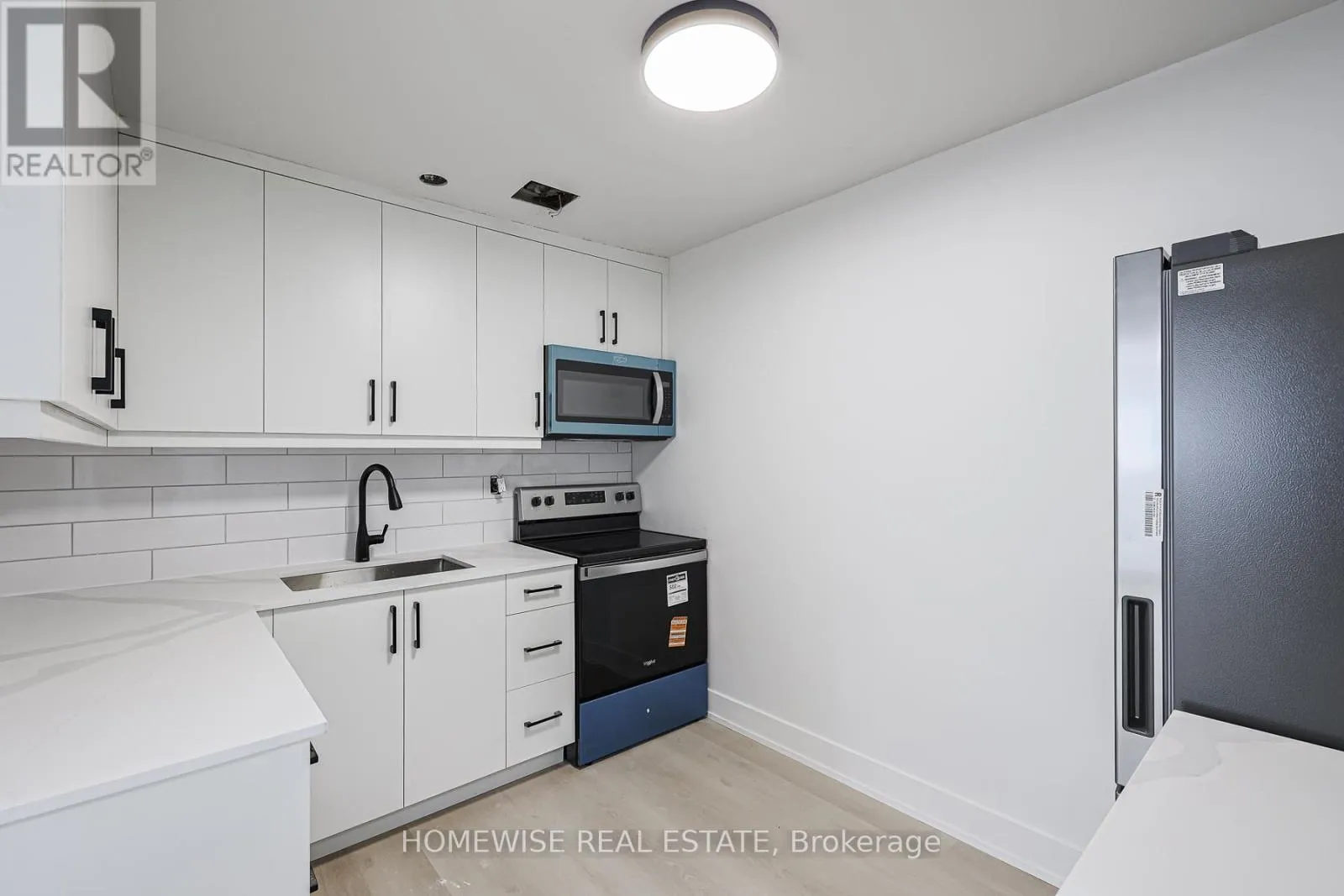 Other for rent: 6 - 81 Ontario Street, Clarington, Ontario L1C 2S6