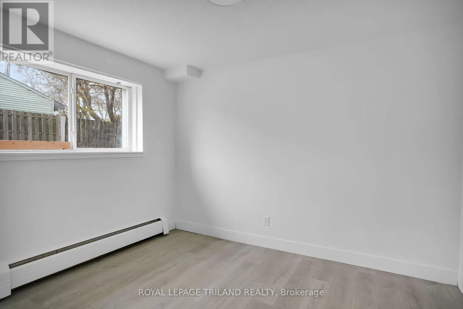 Other for rent: 6 - 852 Trafalgar Street, London East, Ontario N5Z 1E7