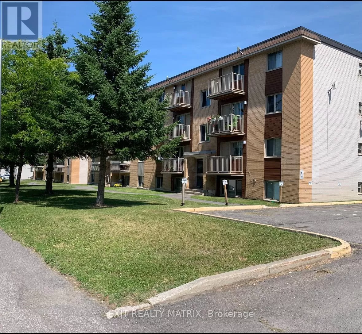 Apartment for rent: 6 - 985 Cartier Boulevard, Hawkesbury, Ontario K6A 2Y4