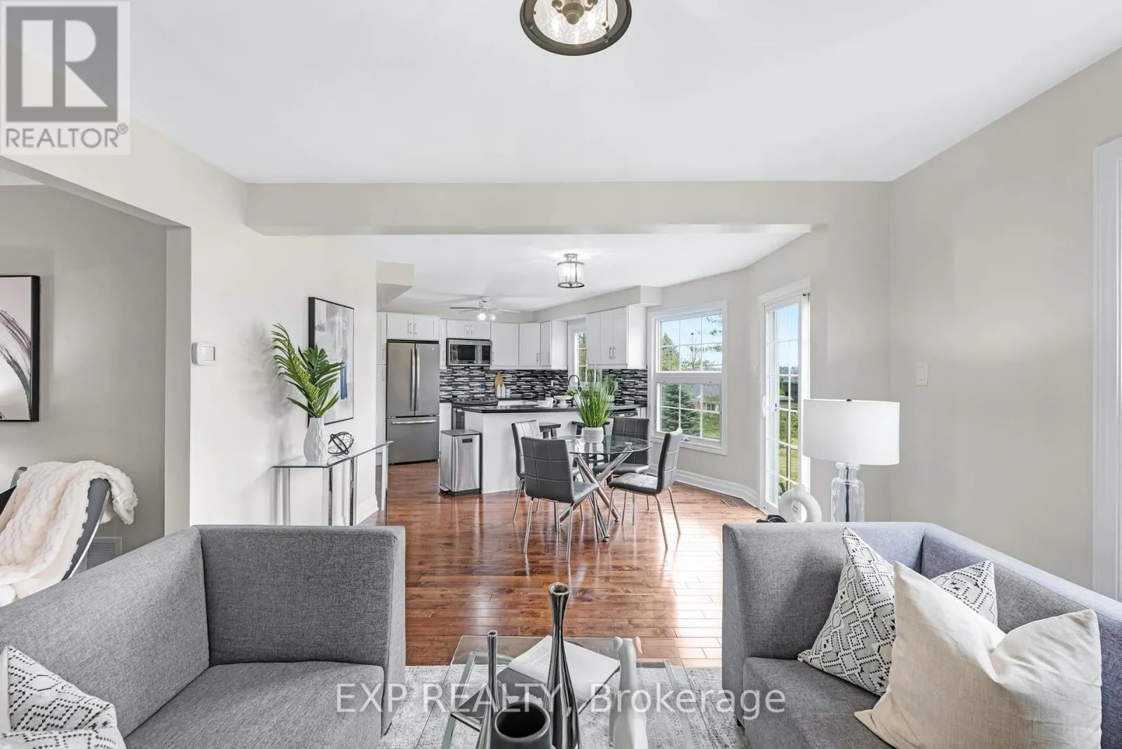 Row / Townhouse for rent: 6 Adams Court, Uxbridge, Ontario L9P 1G2