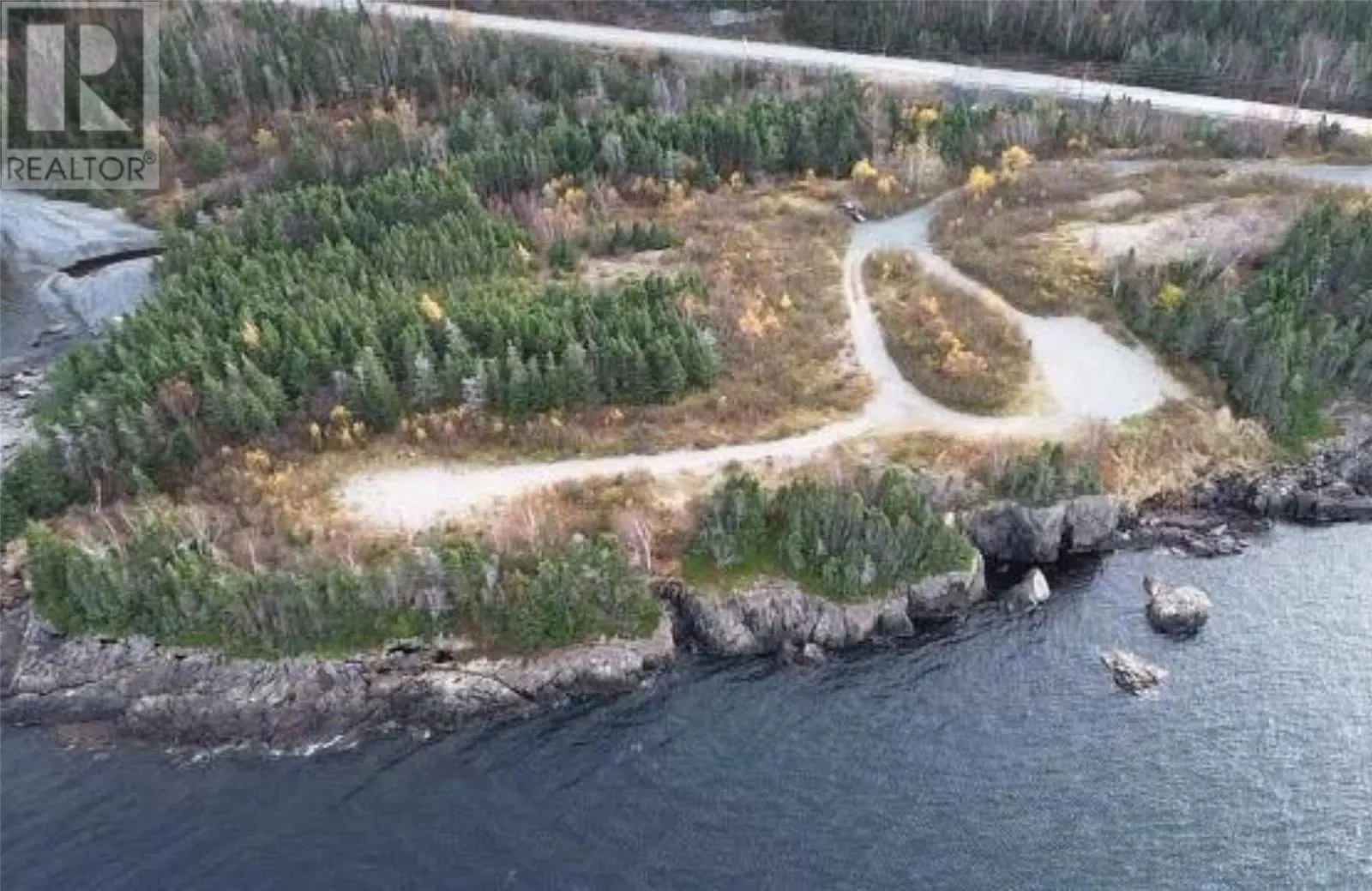 6 Beach Road, Eastport, Newfoundland & Labrador A0G 1Z0