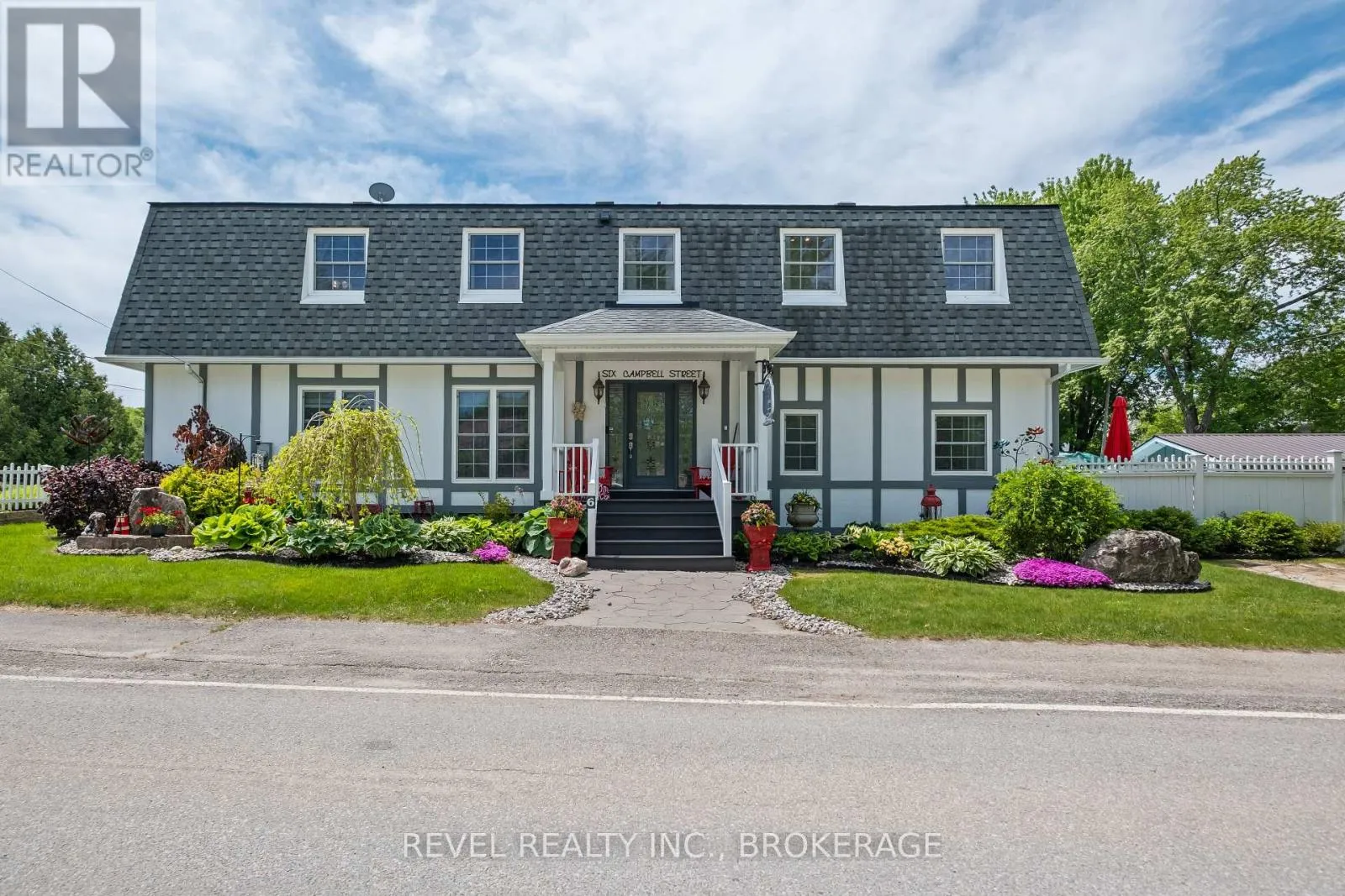 House for rent: 6 Campbell Street, Rideau Lakes, Ontario K0G 1V0