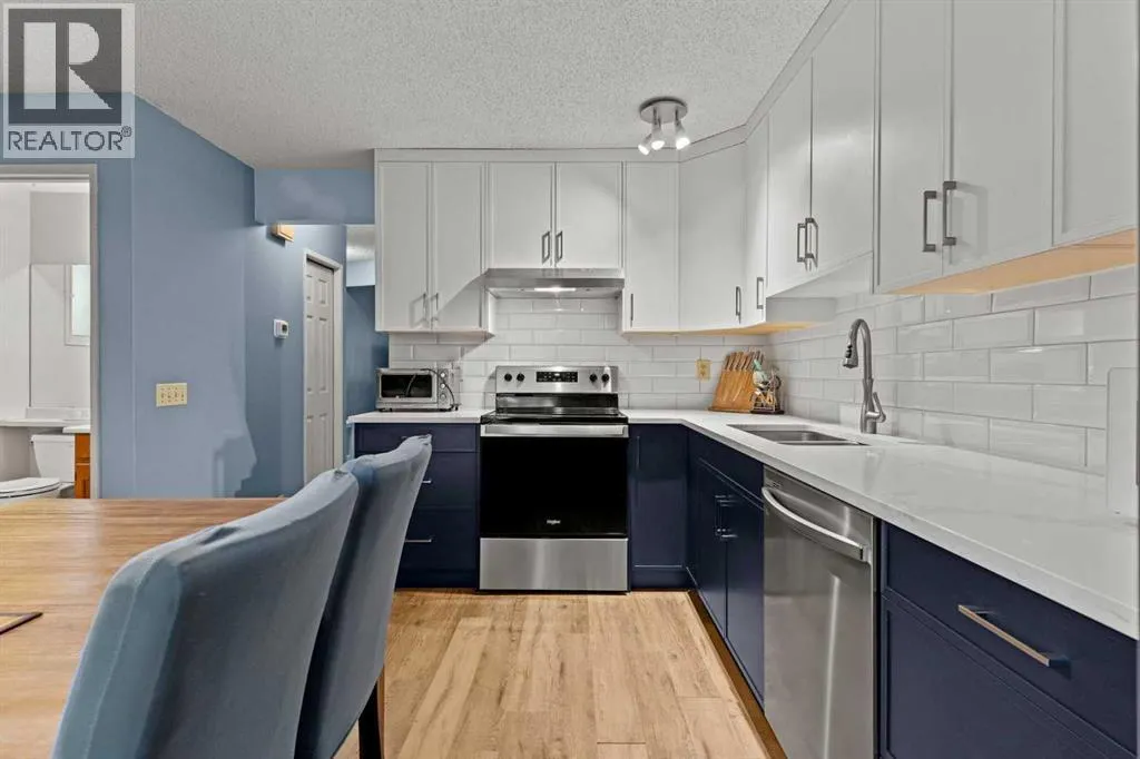 Duplex for rent: 6 Castleglen Road Ne, Calgary, Alberta T3J 1S4