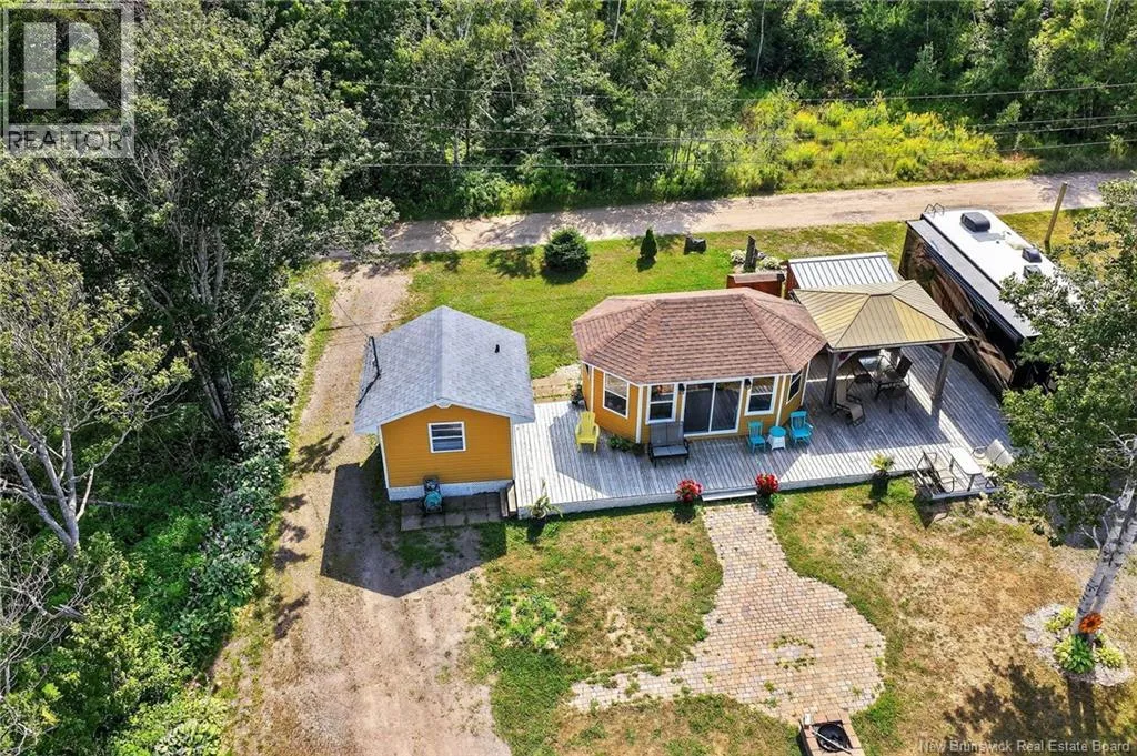 Recreational for rent: 6 De La Plage Street, Grand-Barachois, New Brunswick E4P 7E3