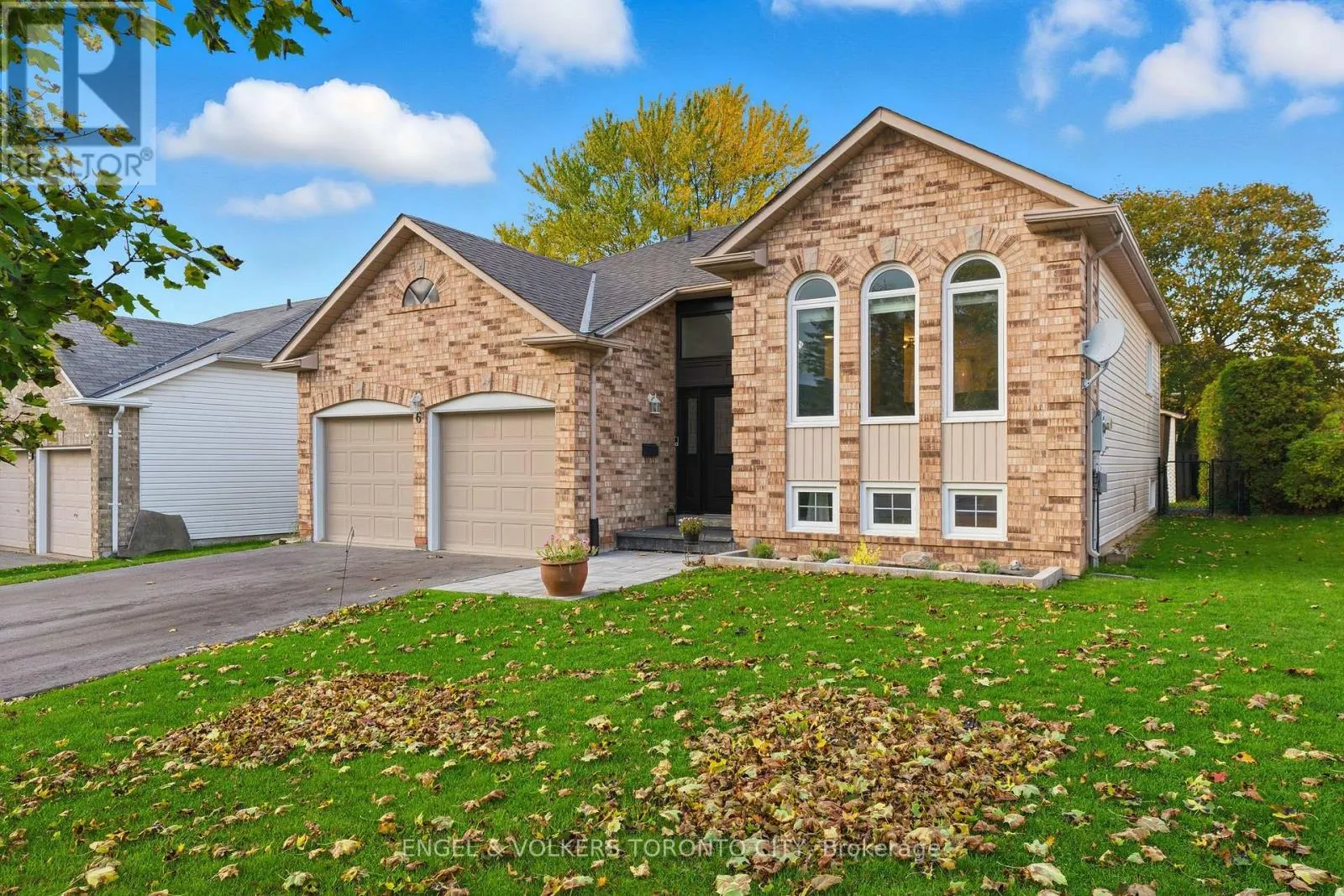 House for rent: 6 Kingsgate Crescent, East Gwillimbury, Ontario L0G 1M0