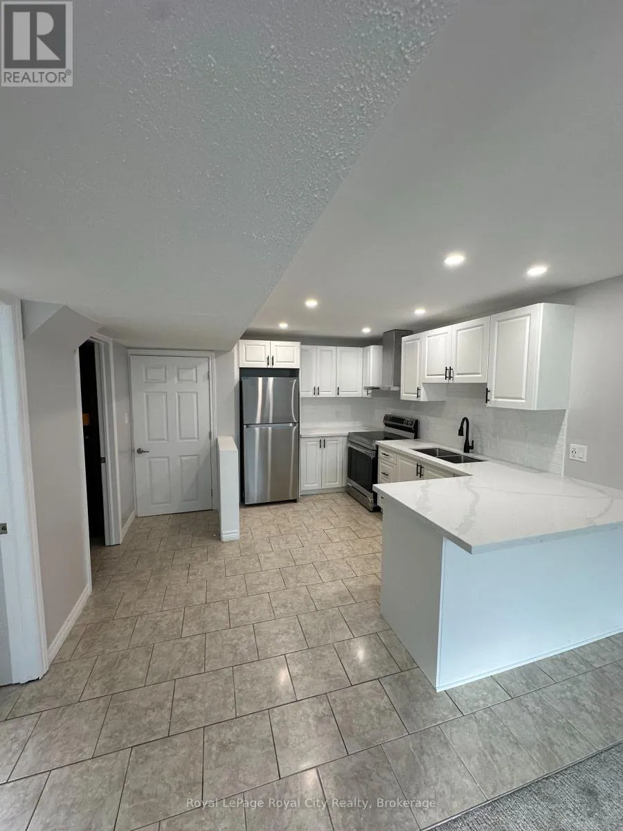 House for rent: 6 Maude Lane, Guelph, Ontario N1E 0E8