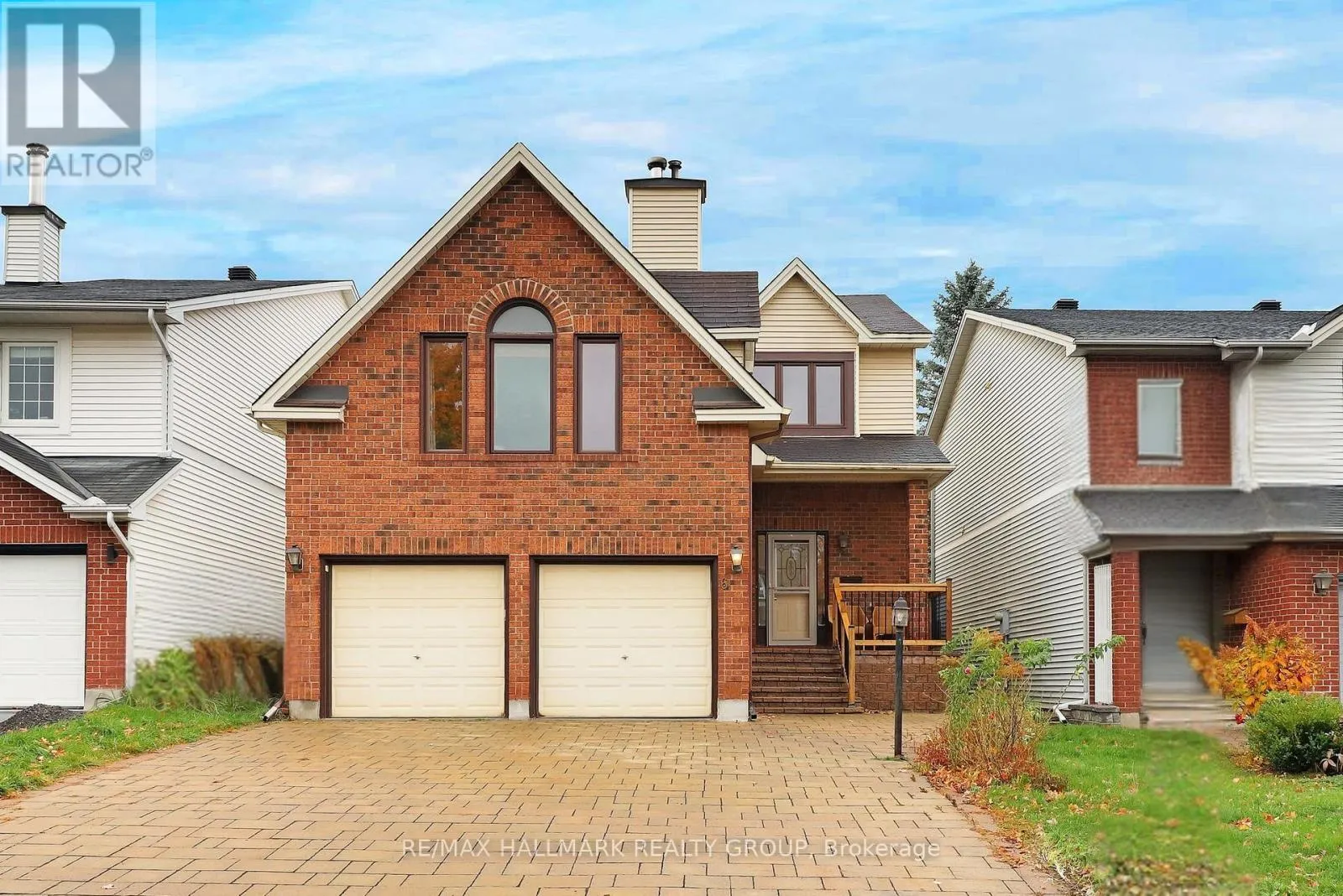 House for rent: 6 Robina Avenue, Ottawa, Ontario K2H 9R3