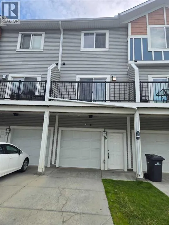 Row / Townhouse for rent: 6 Stonehouse Crescent Nw, High River, Alberta T1V 1G1