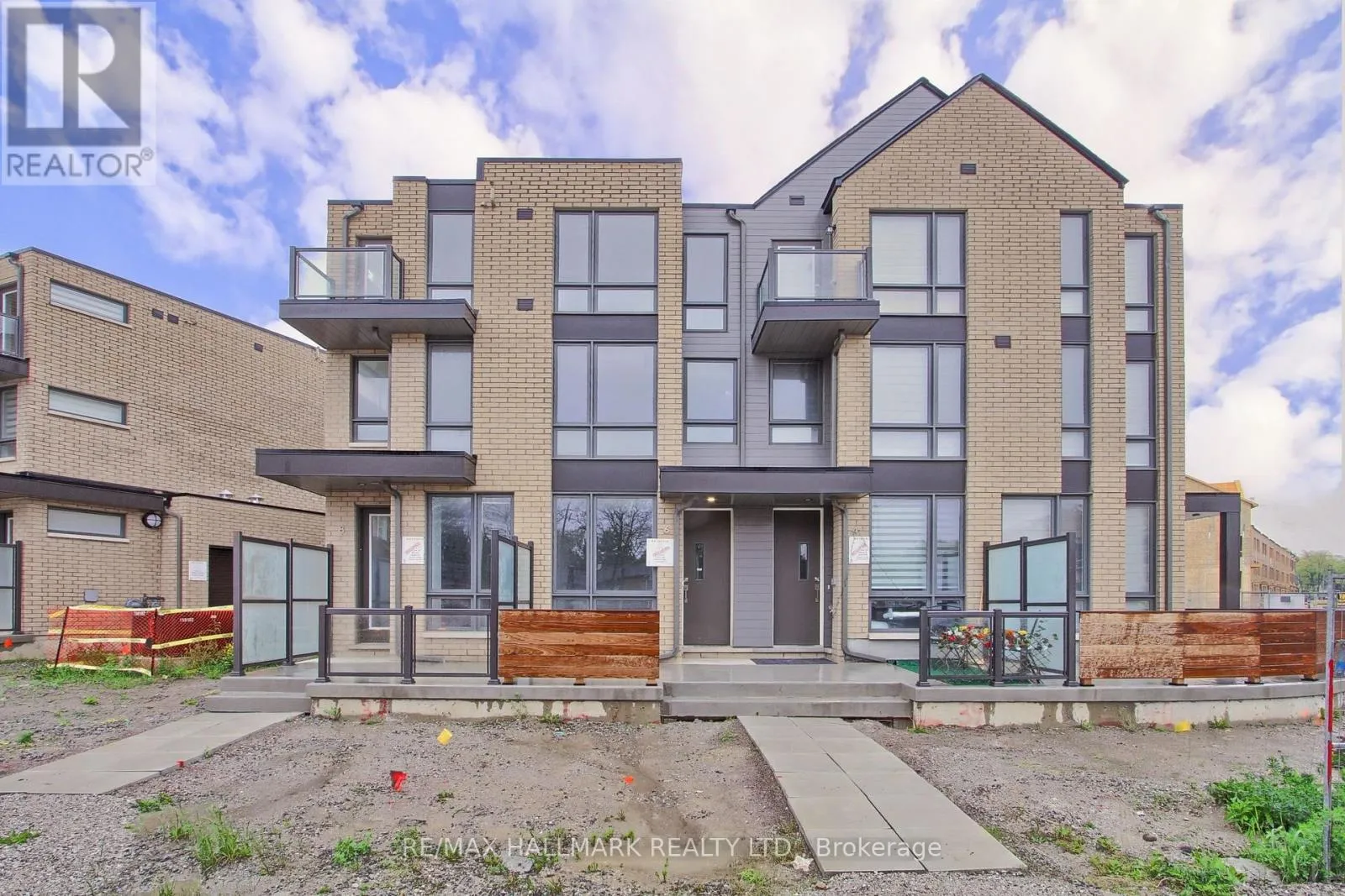 Row / Townhouse for rent: 6 Turtle Island Road, Toronto, Ontario M6A 2M5